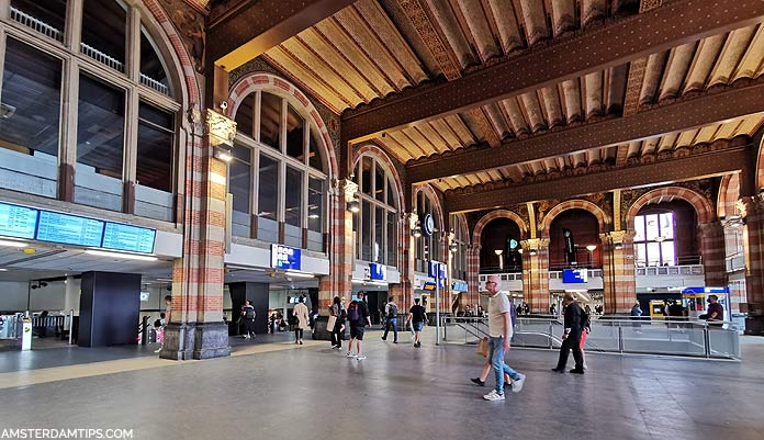 amsterdam centraal station hall