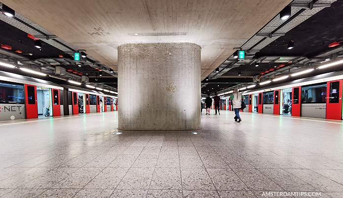 amsterdam metro station