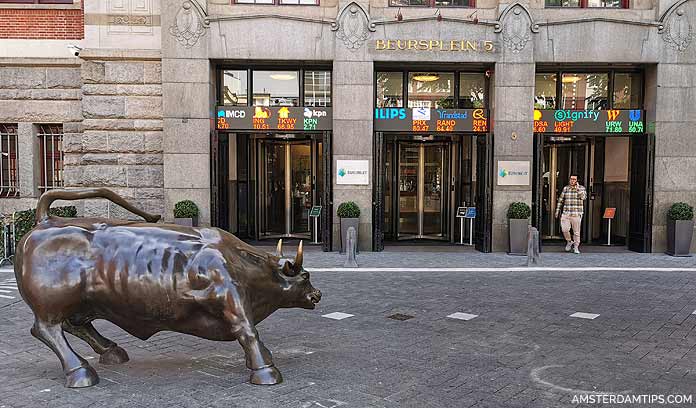 bull at beursplein amsterdam