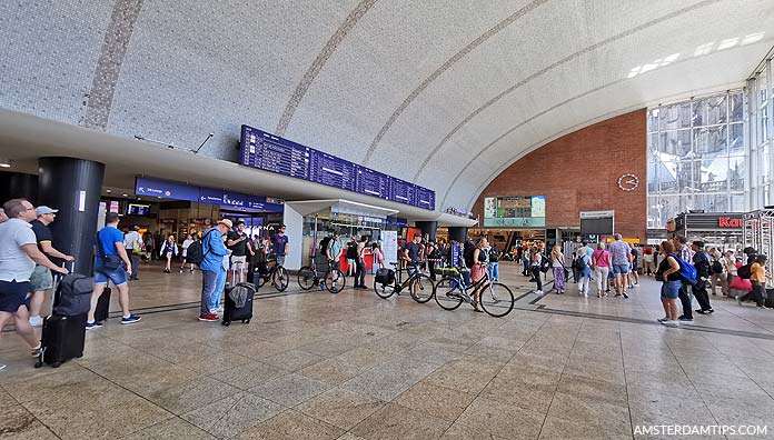 cologne hbf station hall