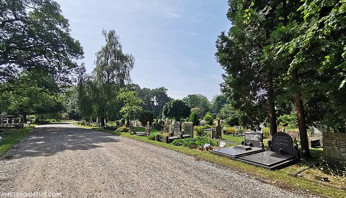 de nieuwe ooster cemetery amsterdam