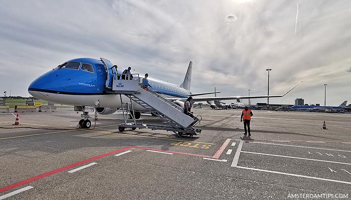 klm cityhopper aircraft embraer 175