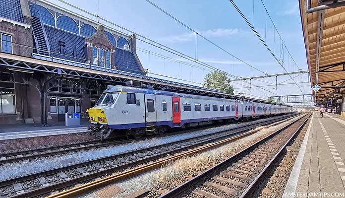 roosendaal-antwerp stop train