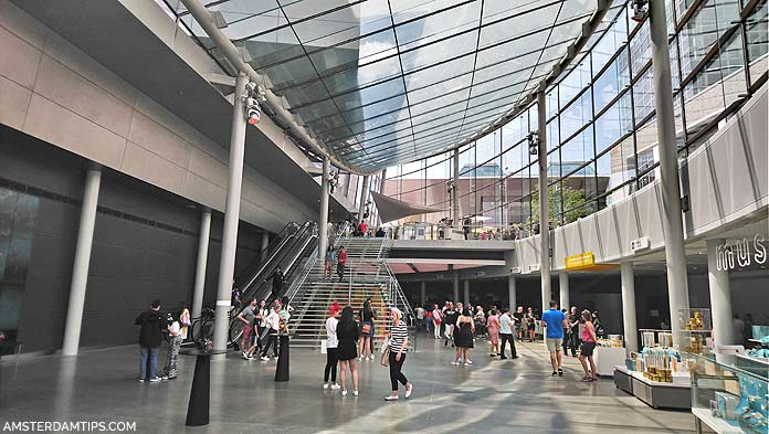 van gogh museum amsterdam entrance hall