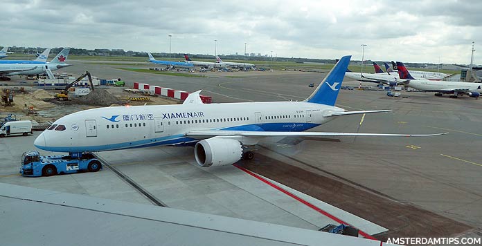 xiamen air boeing 787 at amsterdam